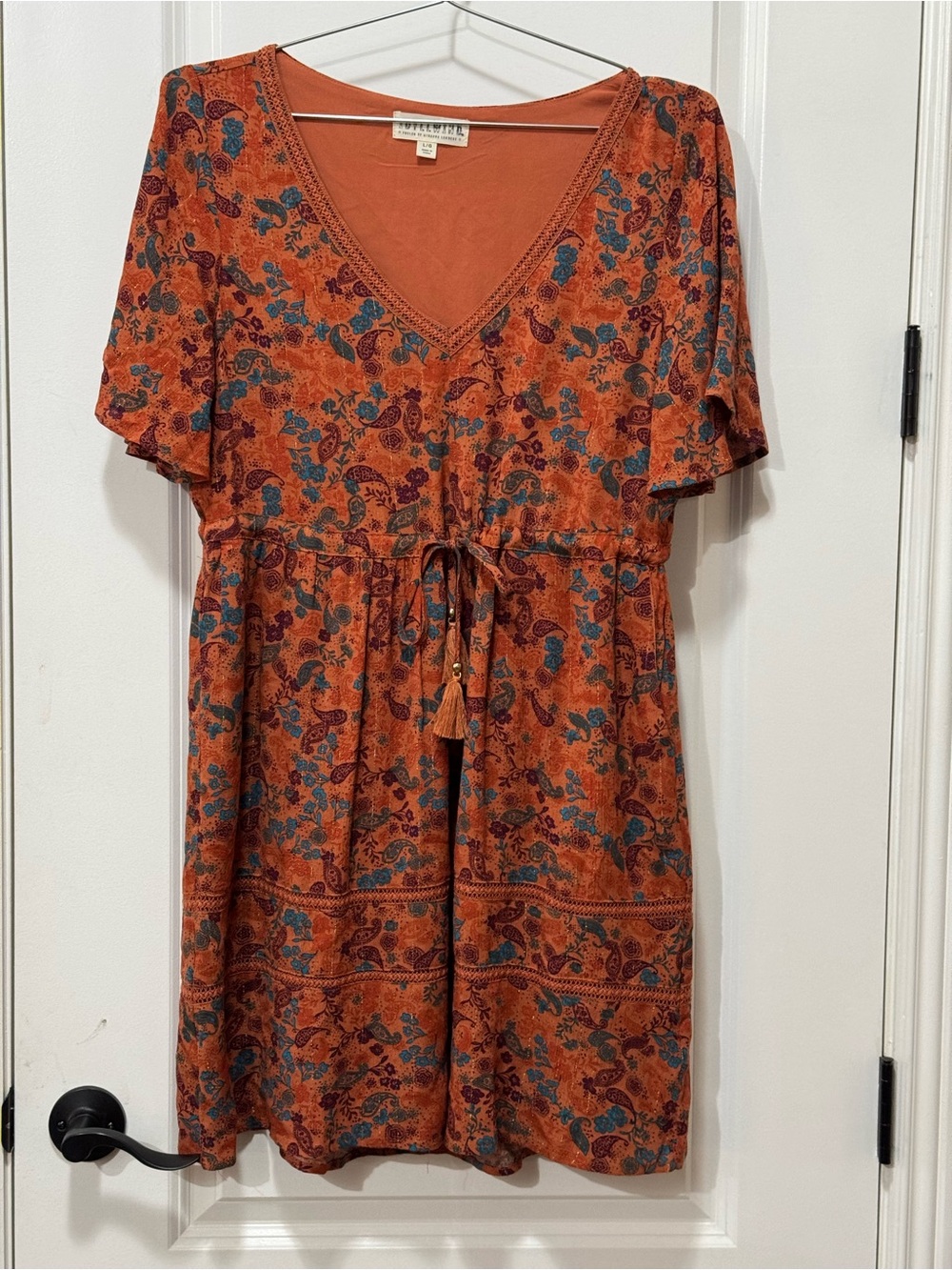 Idyllwind Rust/Blue Paisley V-Neck Tie-Waist Mini Dress size L Pit 22” L 36” - Picture 2 of 12